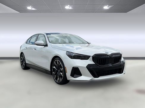 New 2026 BMW 330i Sedan w/ Convenience Package RWD image 7