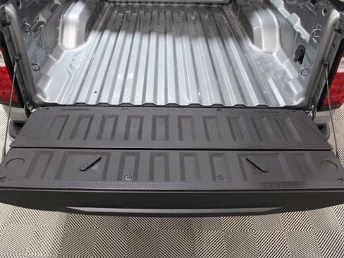 New 2026 GMC Canyon Elevation w/ Convenience Package image 15