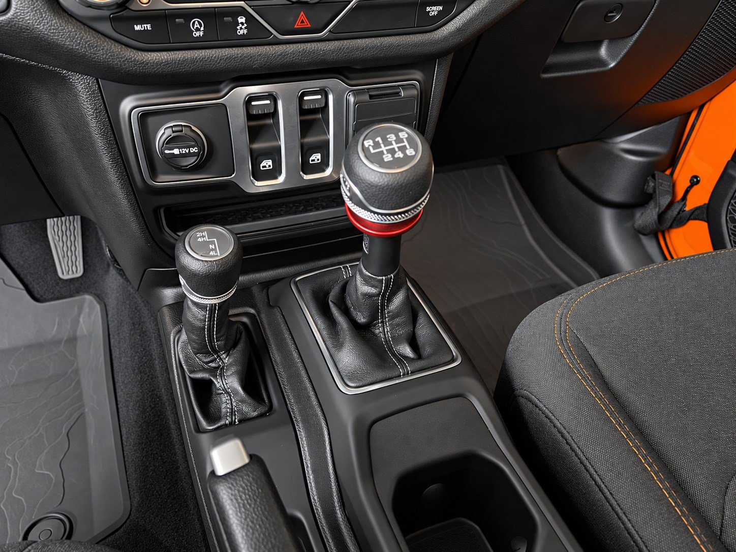 Used 2025 Jeep Wrangler Sport AWD/4WD image 16