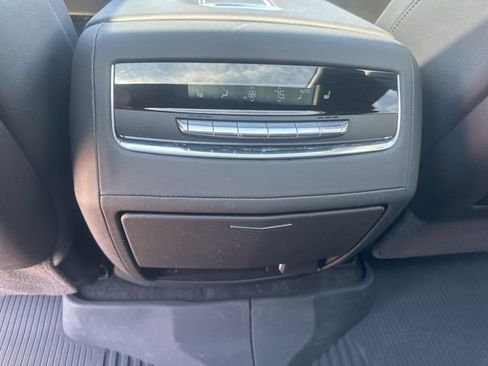Certified 2025 Cadillac Escalade ESV Premium Luxury w/ LPO, Floor Liner Package AWD/4WD image 26