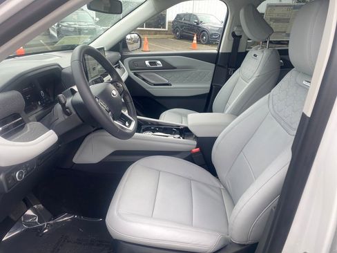 New 2026 Ford Explorer Platinum w/ LUX Leather Package image 15