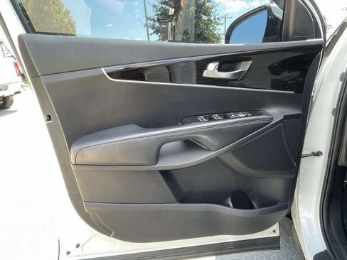 Used 2020 Kia Sorento FWD V6 image 17