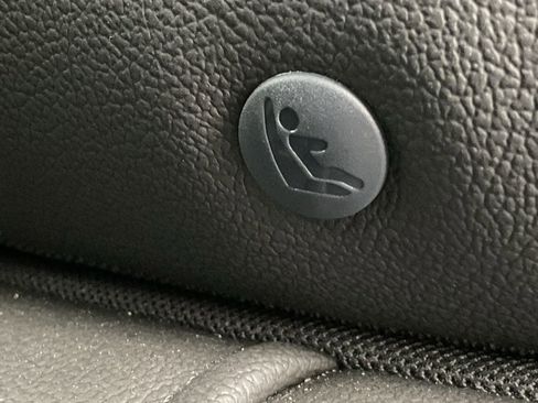 Used 2025 Chevrolet Trax LT w/ LT Convenience Package image 16