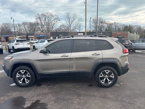 Used 2016 Jeep Cherokee Trailhawk w/ Comfort/Convenience Group image 3