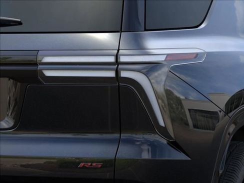 New 2026 Chevrolet Traverse RS w/ LPO, Floor Liner Package FWD image 11