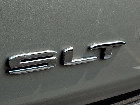 Certified 2021 GMC Yukon SLT w/ SLT Premium Package AWD/4WD image 36