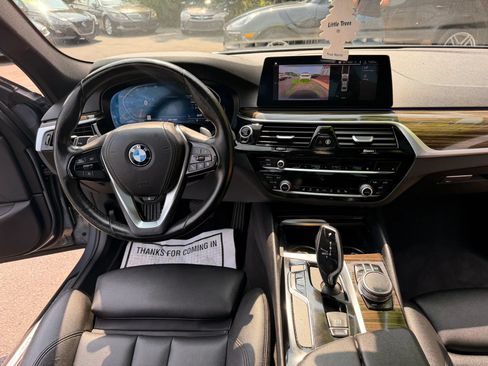 Used 2020 BMW 530i xDrive w/ Convenience Package AWD/4WD image 16