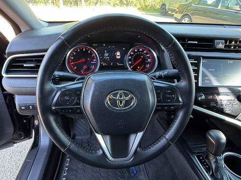 Used 2018 Toyota Camry XSE image 15