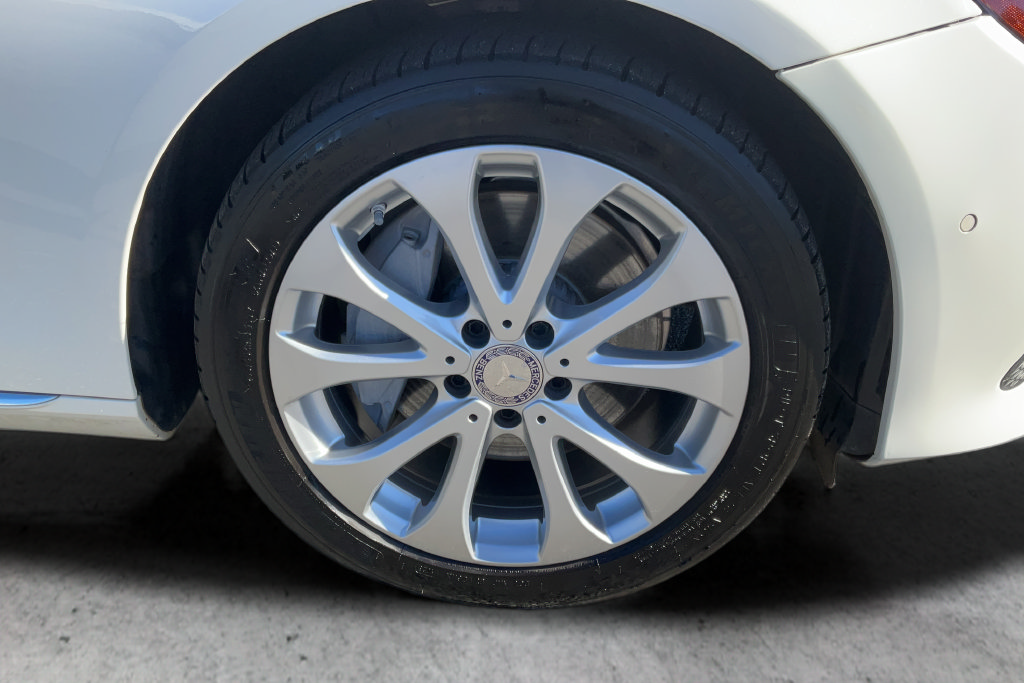 Used 2017 Mercedes-Benz E 300 image 25
