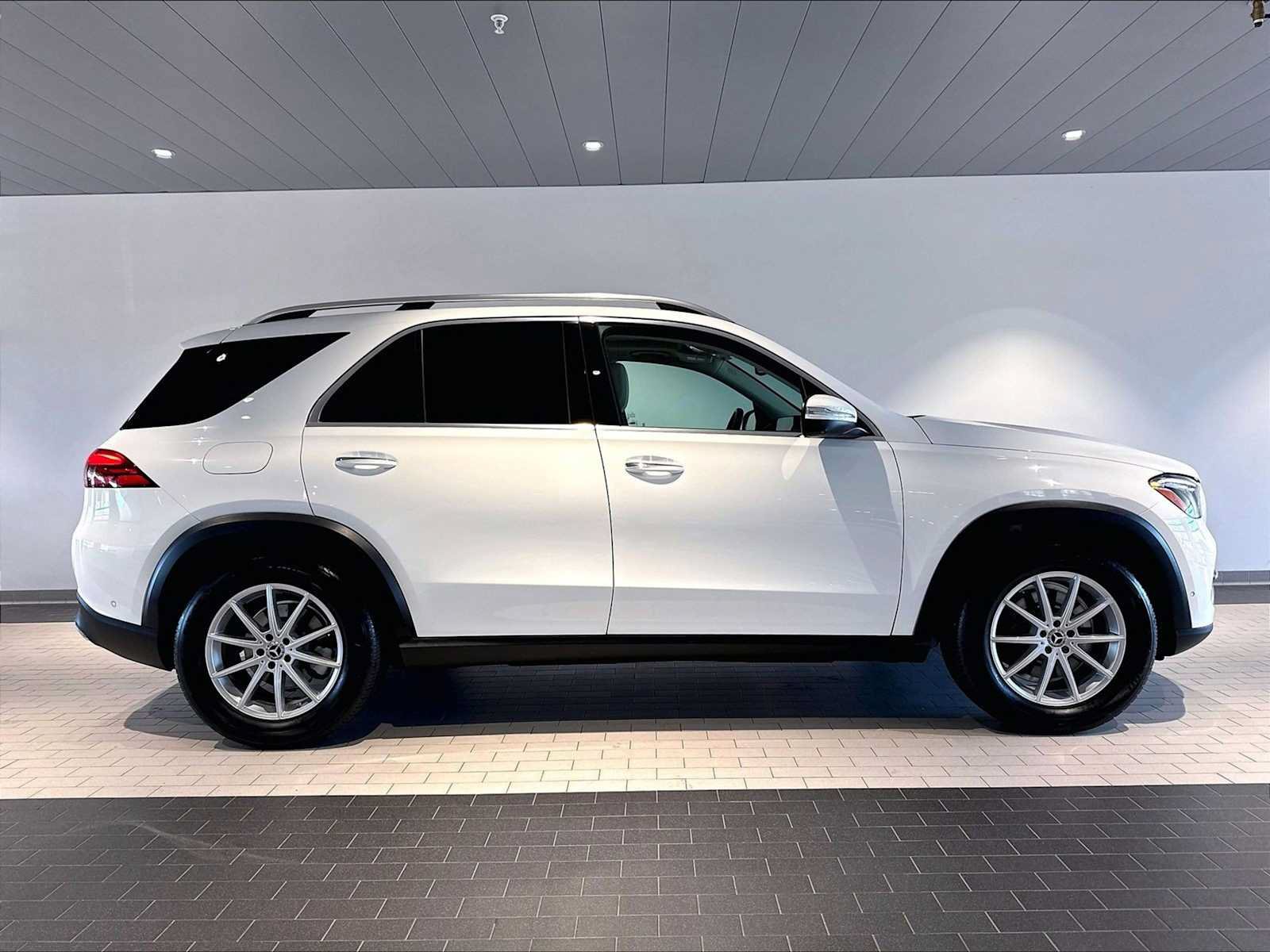 Used 2024 Mercedes-Benz GLE 350 4MATIC image 11