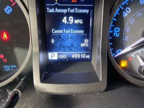 Used 2021 Toyota Tacoma TRD Sport w/ Technology Package image 19