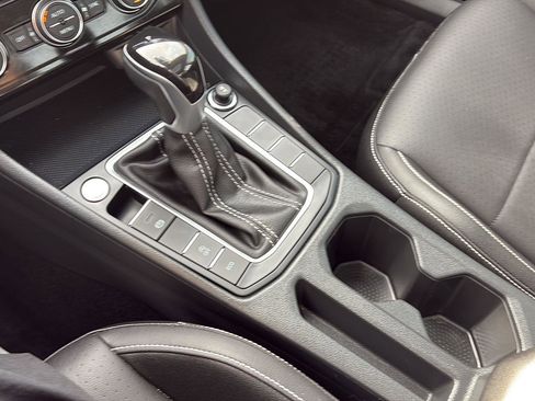 Used 2024 Volkswagen Jetta SE w/ Panoramic Sunroof Package image 22