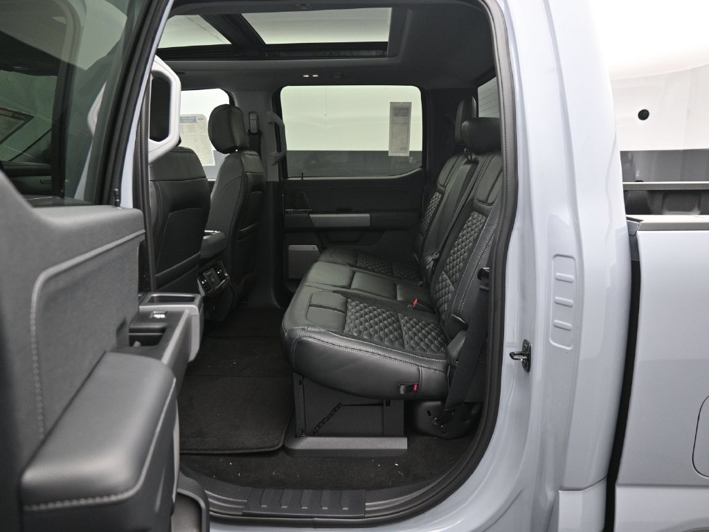 New 2026 Ford F250 Lariat w/ Black Appearance Package AWD/4WD image 21