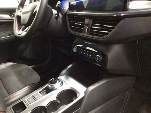 Used 2024 Ford Escape ST-Line w/ Tech Pack #1 AWD/4WD image 29