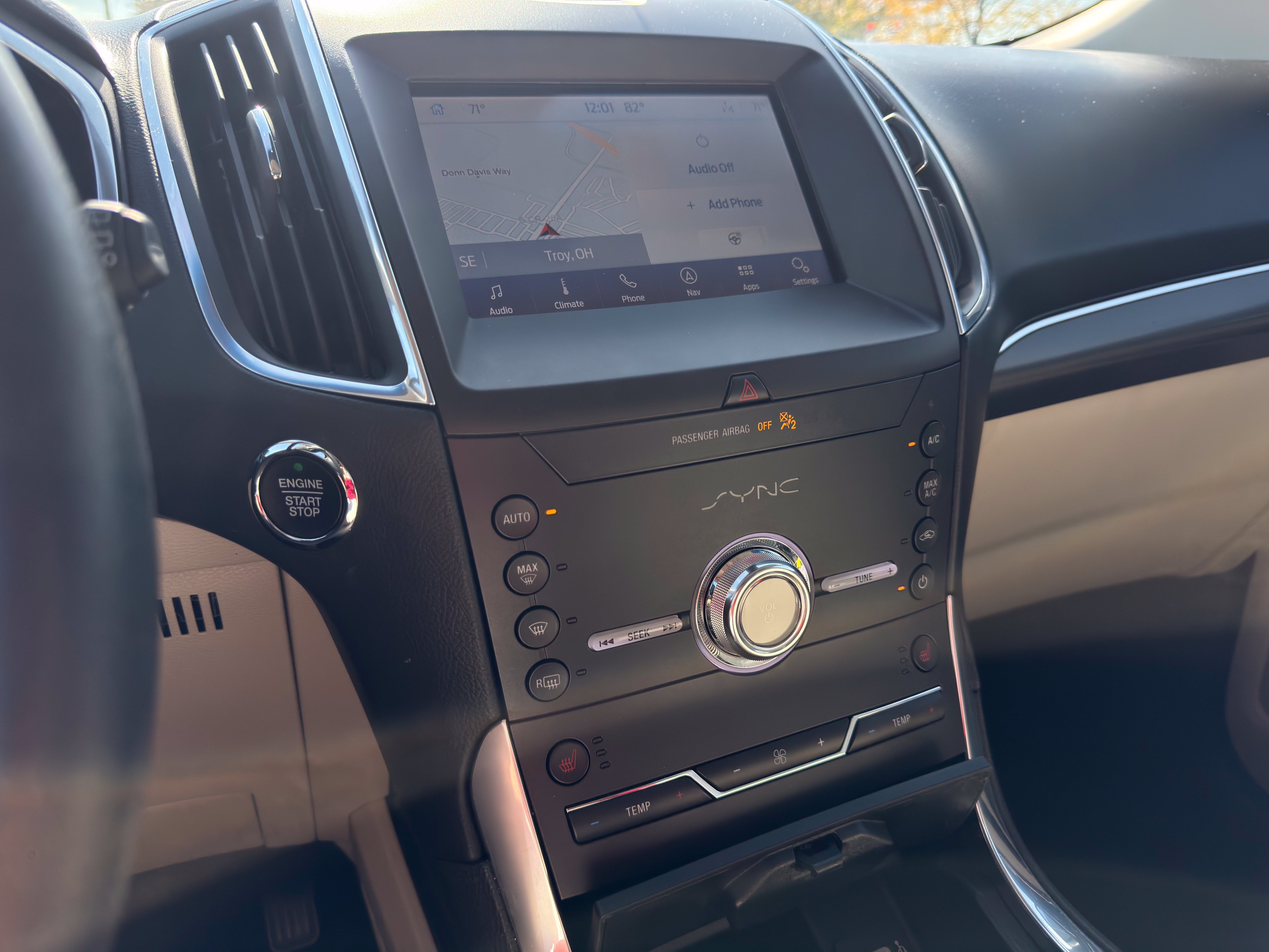 Used 2020 Ford Edge Titanium FWD image 10