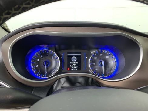 Used 2022 Chrysler Voyager LX image 22