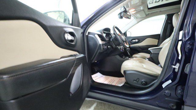 Used 2015 Jeep Cherokee Limited AWD/4WD image 9