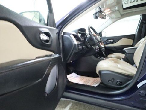 Used 2015 Jeep Cherokee Limited AWD/4WD image 9