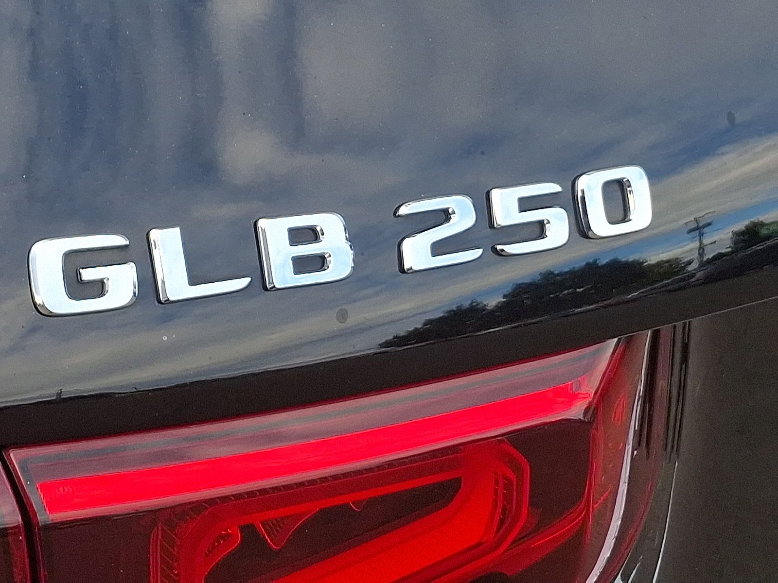 Used 2021 Mercedes-Benz GLB 250 4MATIC image 33