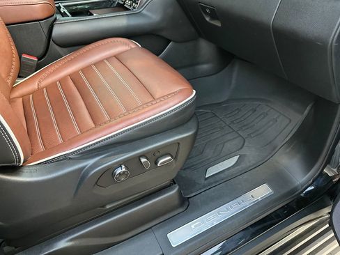 Used 2023 GMC Yukon XL Denali Ultimate AWD/4WD image 43