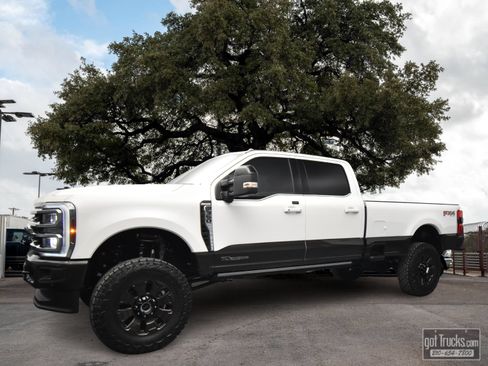 Used 2025 Ford F350 King Ranch w/ FX4 Off-Road Package AWD/4WD image 1