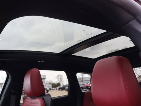 Used 2025 Lincoln Corsair Reserve image 23