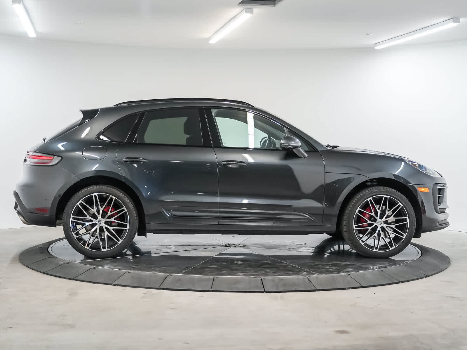 Certified 2023 Porsche Macan S AWD/4WD image 8