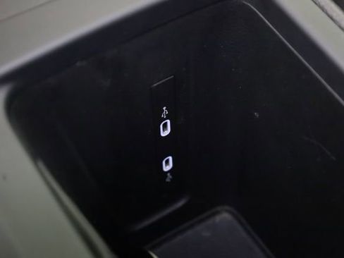 Used 2025 Volkswagen Tiguan SE FWD image 26