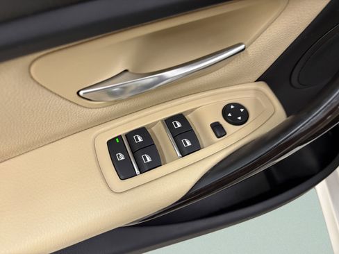 Used 2017 BMW 320i xDrive Sedan image 27