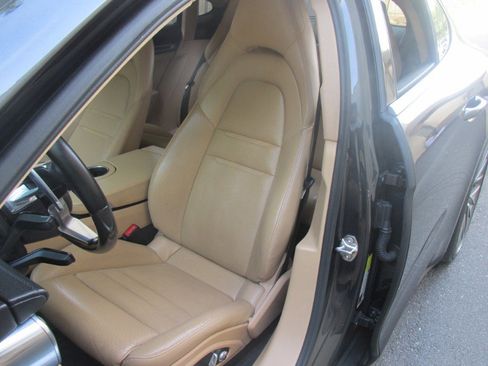 Used 2018 Porsche Panamera 4 image 87