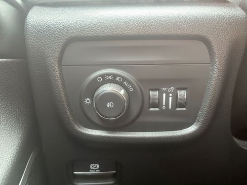 Used 2022 Jeep Grand Cherokee L Limited w/ Trailer Tow Group (B) RWD image 21