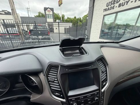 Used 2018 Hyundai Santa Fe SE FWD image 25