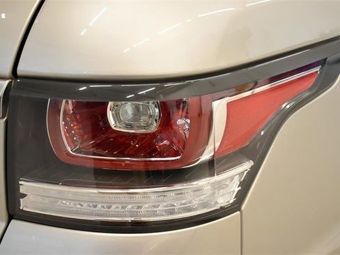 Used 2017 Land Rover Range Rover Sport HSE image 25