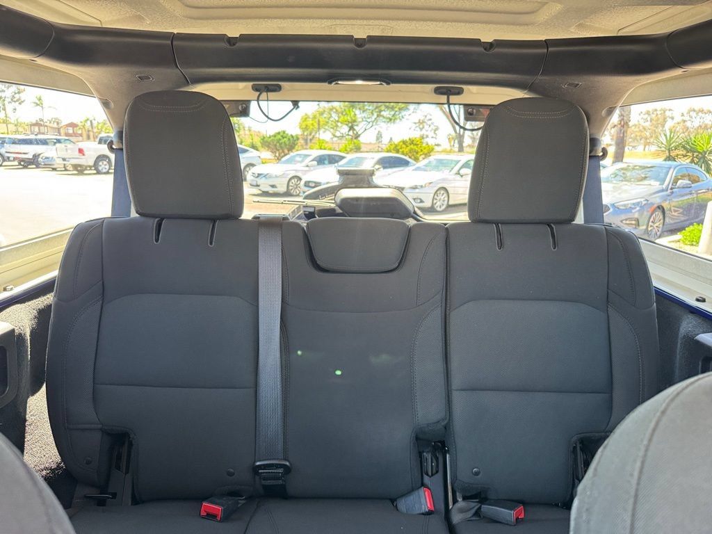 Used 2018 Jeep Wrangler Unlimited Sport S AWD/4WD image 19