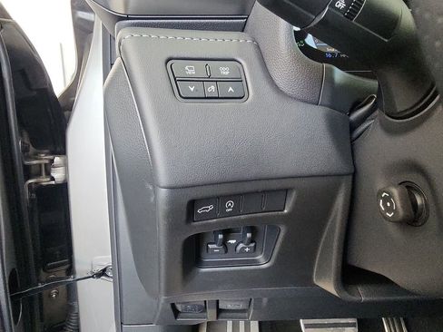 Used 2025 Lexus LX 600 F Sport w/ Accessory Package (2T) AWD/4WD image 18
