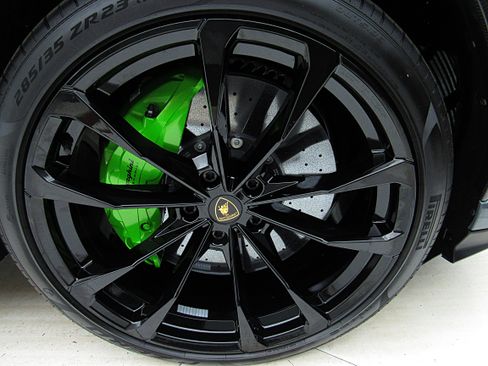 Used 2022 Lamborghini Urus AWD/4WD image 58
