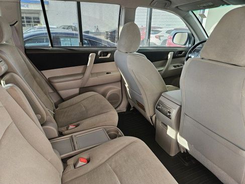 Used 2013 Toyota Highlander Plus FWD image 13