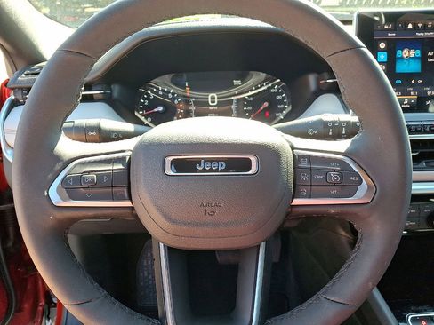 Used 2025 Jeep Compass Limited AWD/4WD image 16