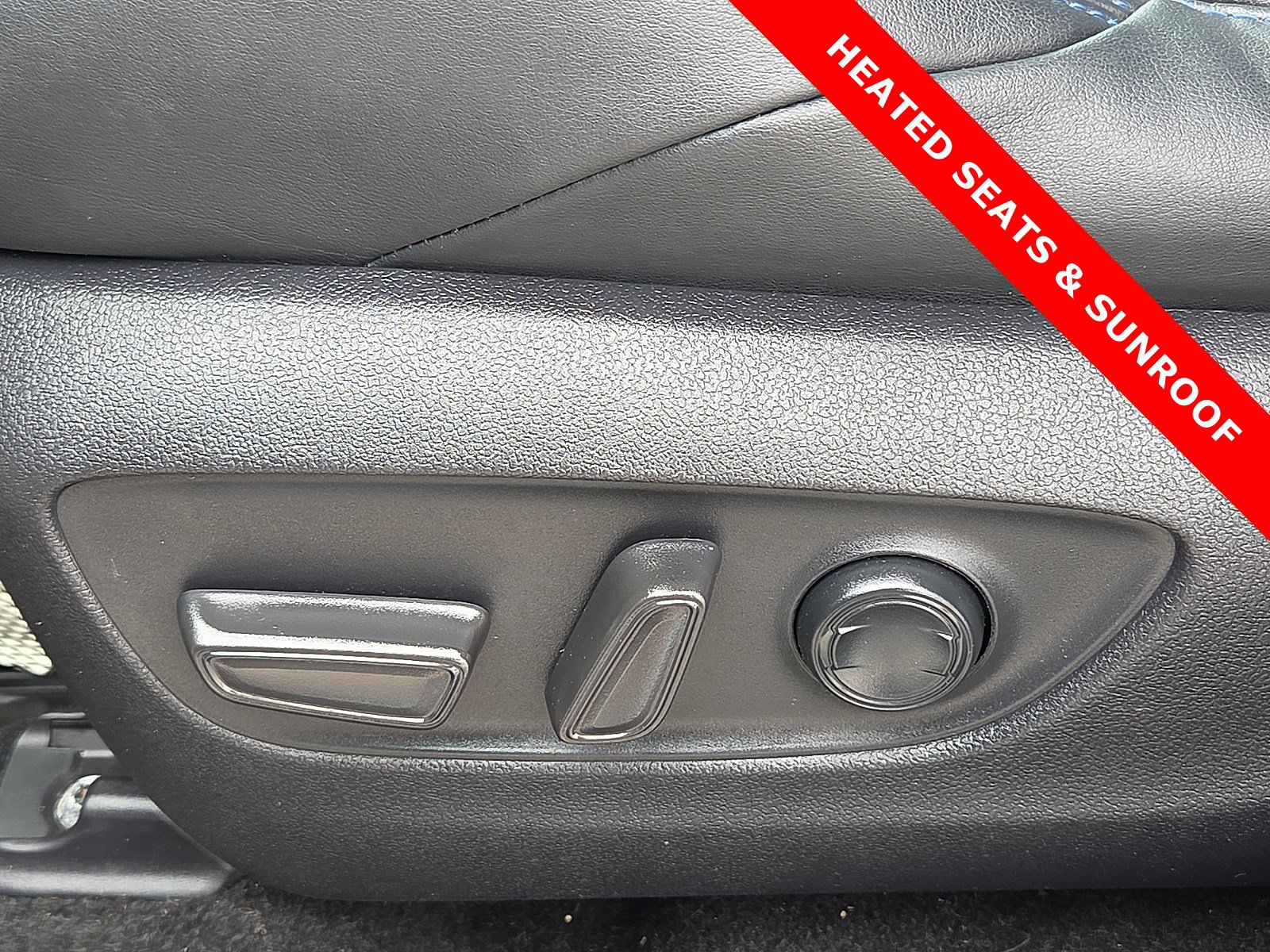 Used 2022 Toyota RAV4 XSE AWD/4WD image 14