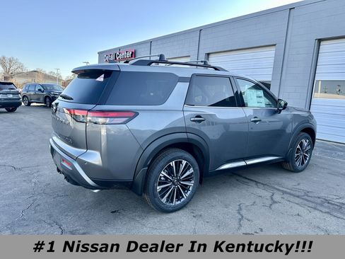 New 2026 Nissan Pathfinder Platinum image 3