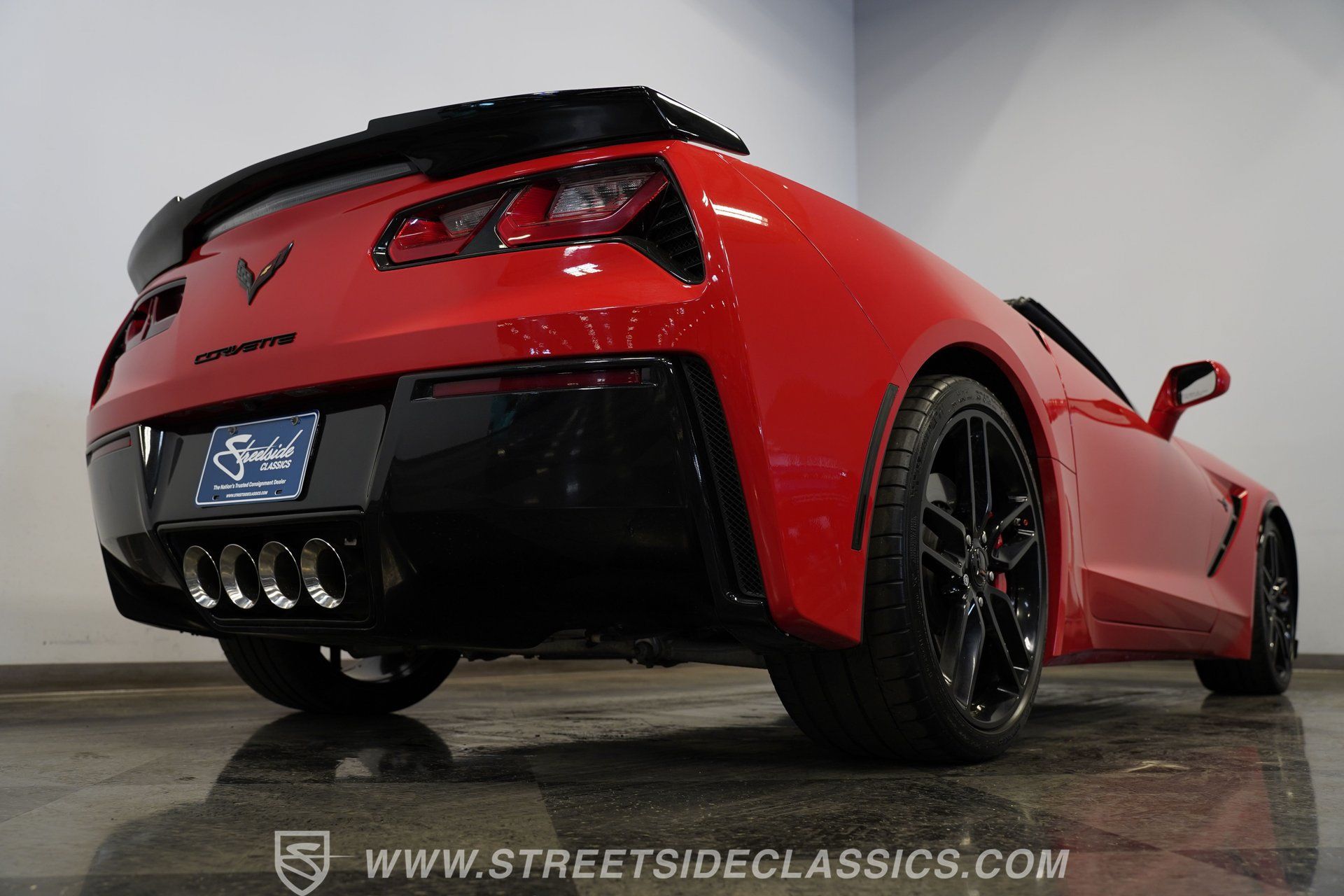 Used 2019 Chevrolet Corvette Stingray Convertible w/ Carbon Flash Badge Package RWD image 35
