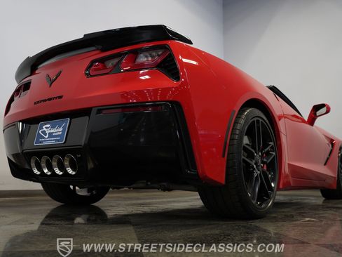 Used 2019 Chevrolet Corvette Stingray Convertible w/ Carbon Flash Badge Package image 35