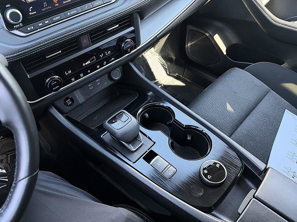 Certified 2025 Nissan Rogue SV AWD/4WD image 21
