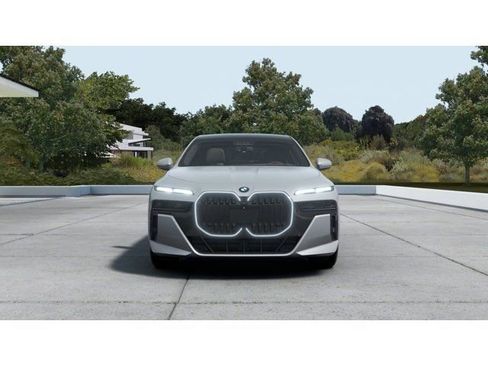 New 2026 BMW 760i xDrive w/ Executive Package image 3