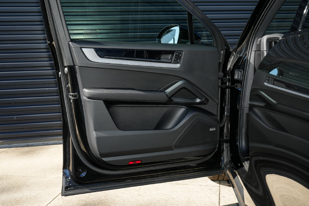 Certified 2026 Porsche Cayenne E-Hybrid AWD/4WD image 19