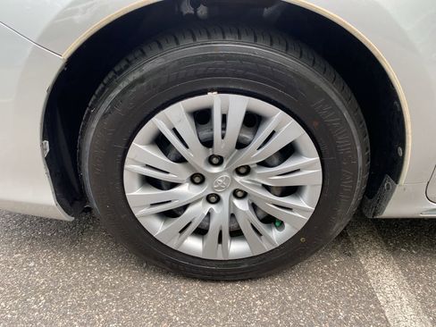 Used 2012 Toyota Camry LE FWD image 15