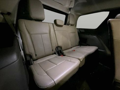 Used 2019 Ford Expedition XLT w/ Equipment Group 202A AWD/4WD image 27