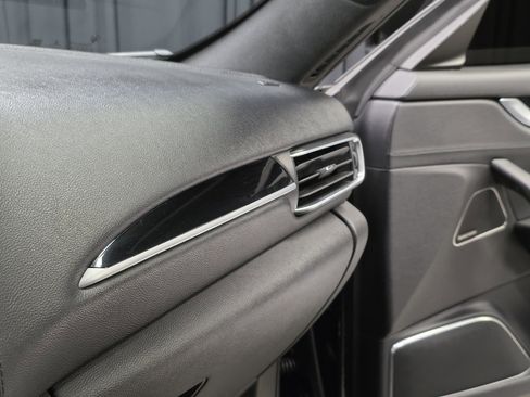 Used 2018 Maserati Levante GranSport image 30