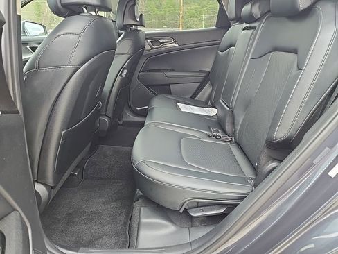 Used 2023 Kia Sportage EX image 17