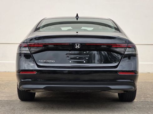 Used 2023 Honda Accord EX image 4
